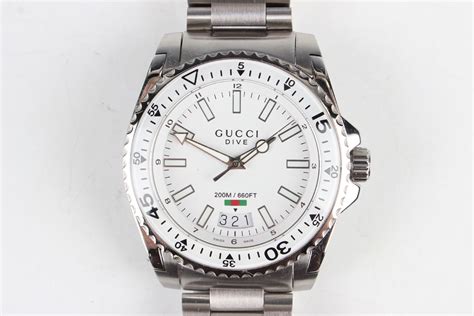 gucci dive 200m/660ft